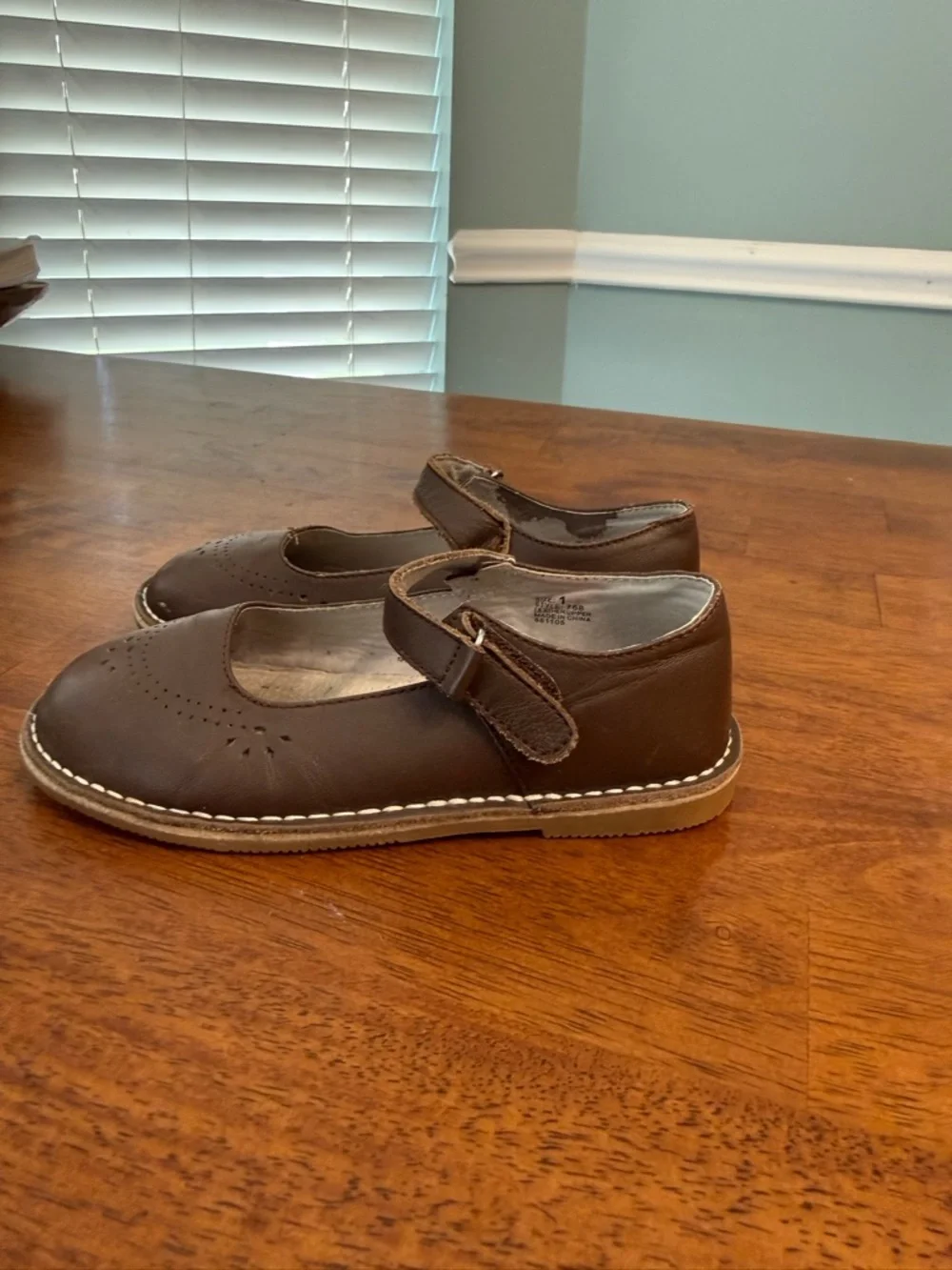 L'Amour Antonia Girls Mary Jane Shoes Brown Leather Perforated School size 1